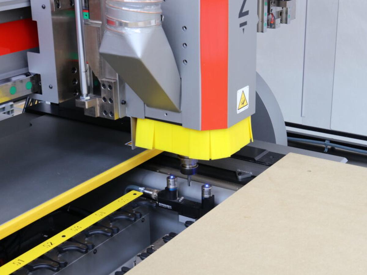 Key Components of a Professional CNC Milling Machine